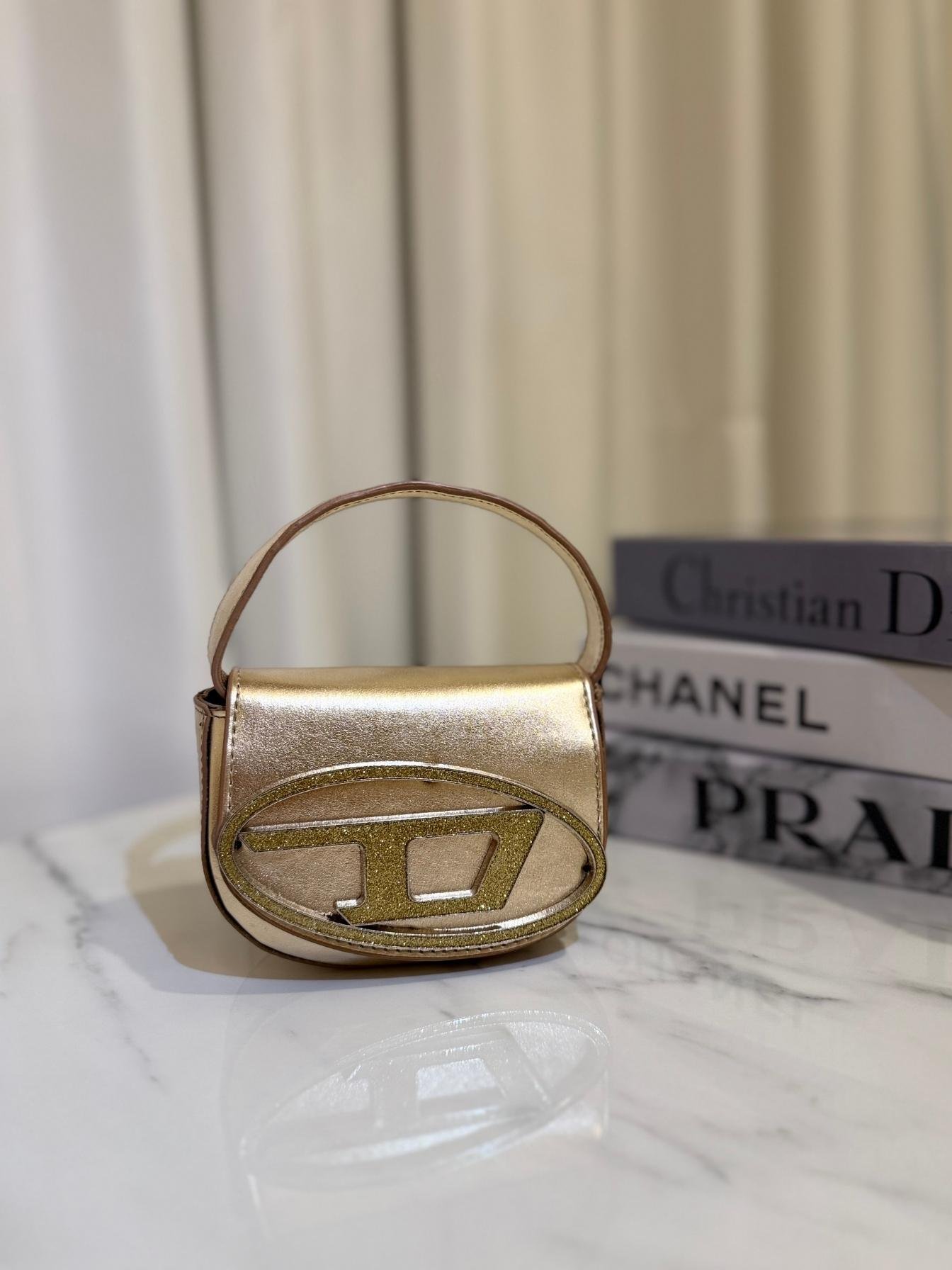 Adsız tasarım (21) Diesel Kadın Çanta - Altın Rengi - Görsel 1