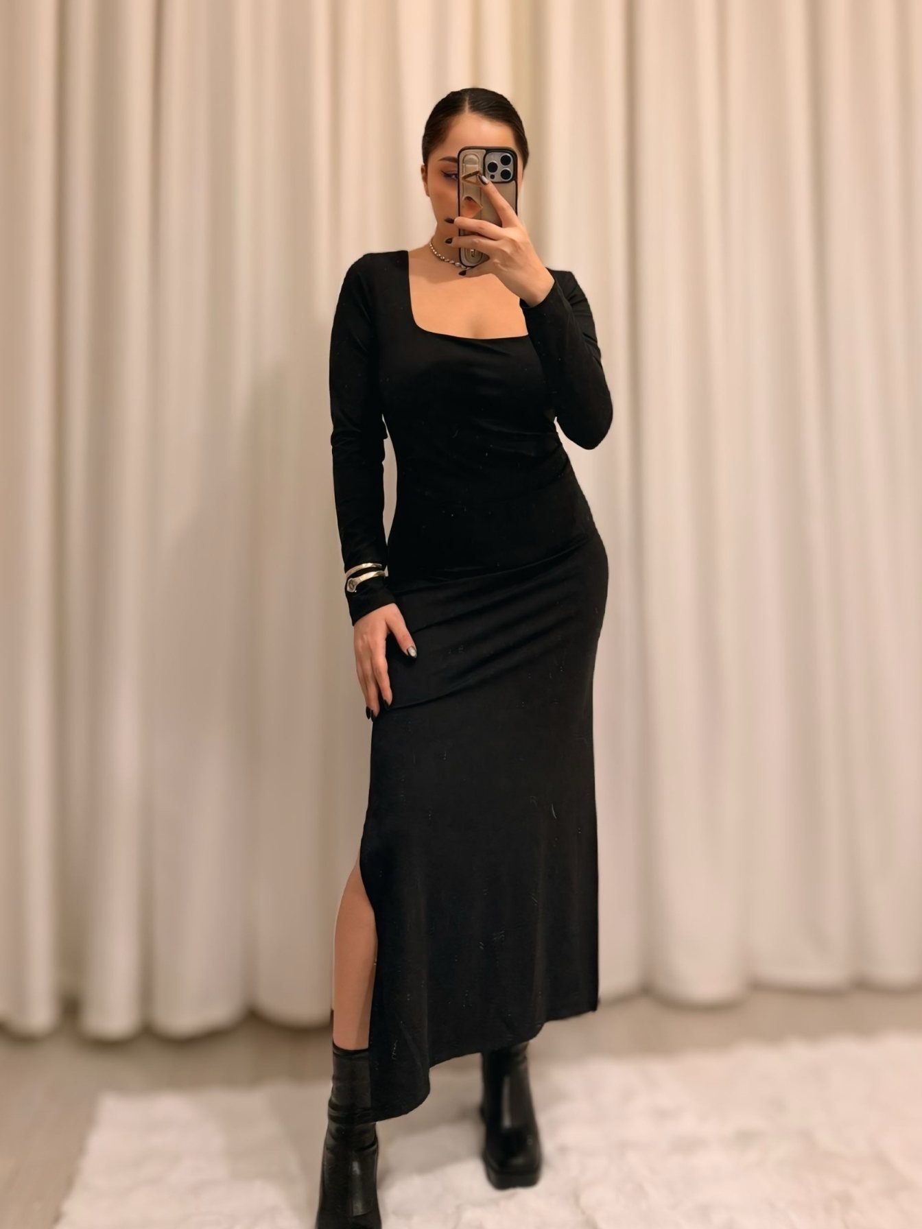 Adsız tasarım (6) Uzun Kollu Yırtmaç Detaylı Maxi Elbise - Siyah - Görsel 1